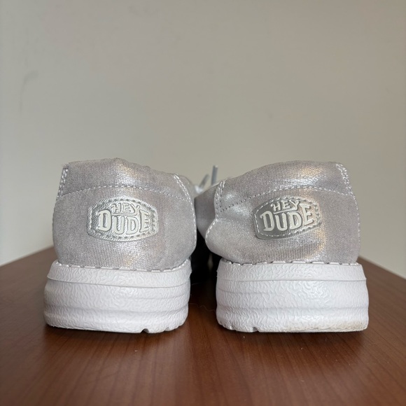 Hey Dude Wendy Metallic Shine Silver Slip On Sneakers youth 6 Women 8 - Picture 4 of 7